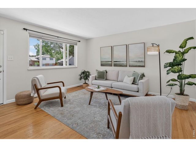 1089 S Coffman St, Longmont, CO 80501
