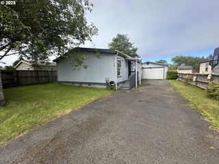 63780 WALLACE Rd, Coos Bay, OR 97420