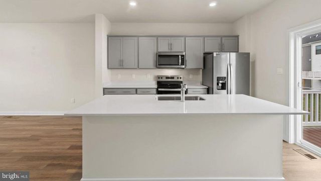 202 SOFT RUSH LN, La Plata, MD 20646