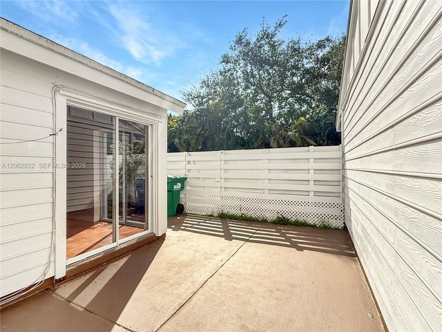 13771 SW 149th Cir Ln 4-85, Miami, FL 33186
