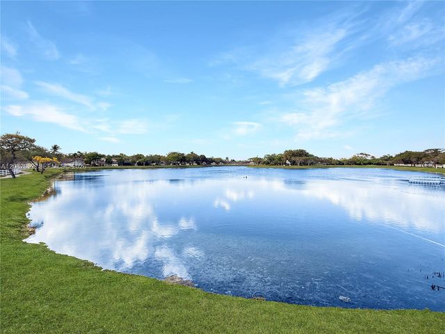 13771 SW 149th Cir Ln 4-85, Miami, FL 33186