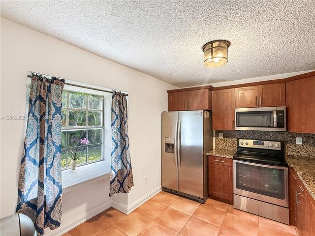 13771 SW 149th Cir Ln 4-85, Miami, FL 33186