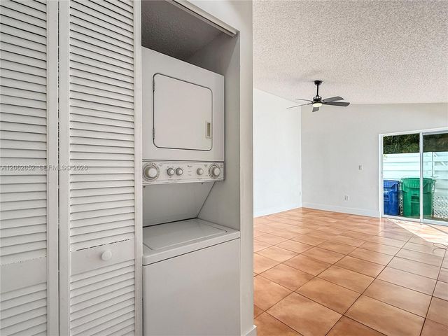 13771 SW 149th Cir Ln 4-85, Miami, FL 33186