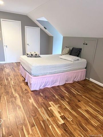 164 E Rockaway Road, Hewlett, NY 11557