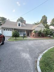 164 E Rockaway Road, Hewlett, NY 11557