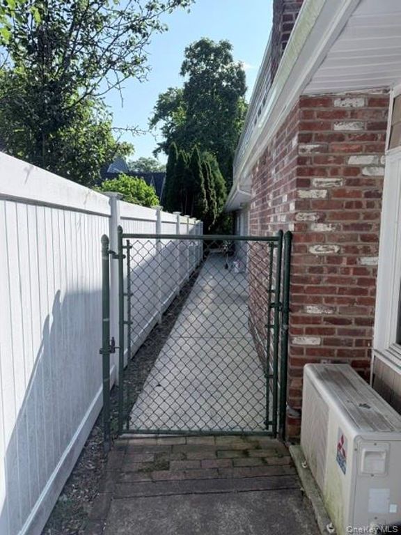 164 E Rockaway Road, Hewlett, NY 11557 — photo 5