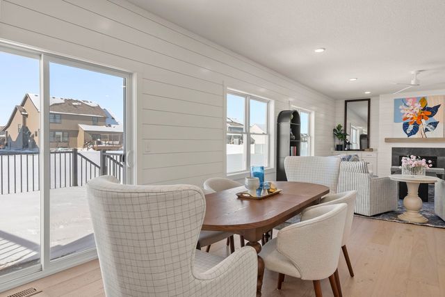 6542 Pelican Street, Bettendorf, IA 52722