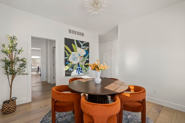 6542 Pelican Street, Bettendorf, IA 52722