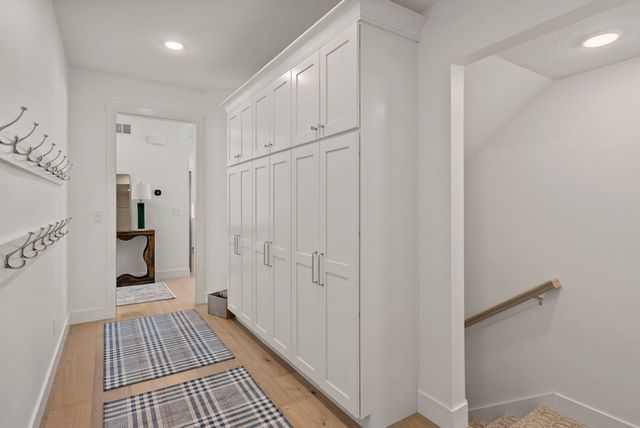 6542 Pelican Street, Bettendorf, IA 52722