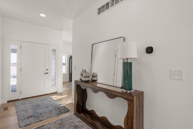 6542 Pelican Street, Bettendorf, IA 52722