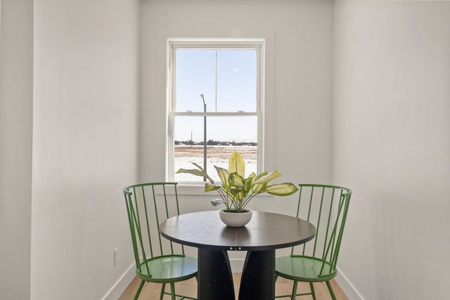 6542 Pelican Street, Bettendorf, IA 52722