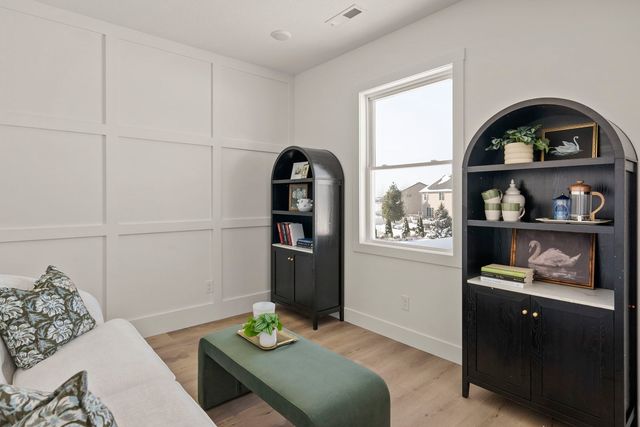 6542 Pelican Street, Bettendorf, IA 52722