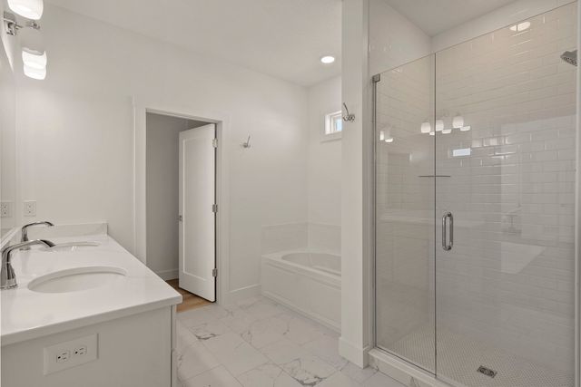 6542 Pelican Street, Bettendorf, IA 52722