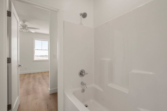 6542 Pelican Street, Bettendorf, IA 52722