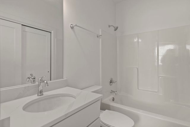 6542 Pelican Street, Bettendorf, IA 52722