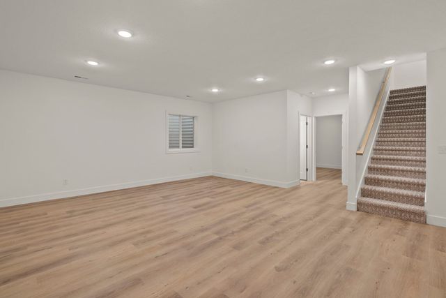 6542 Pelican Street, Bettendorf, IA 52722