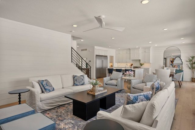 6542 Pelican Street, Bettendorf, IA 52722