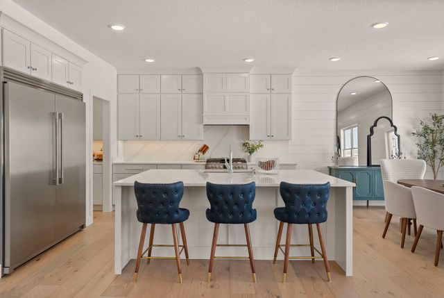 6542 Pelican Street, Bettendorf, IA 52722