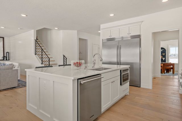 6542 Pelican Street, Bettendorf, IA 52722