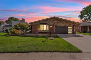 27033 Timber Trail, Dearborn Heights, MI 48127