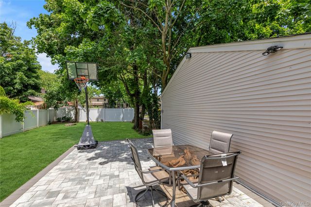 1701 Lexington Avenue, Merrick, NY 11566