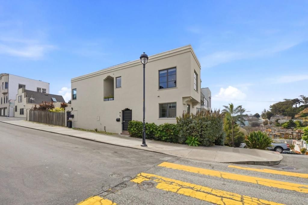 Image 1 of property listing at 1345 20th Street, San Francisco, CA 94107