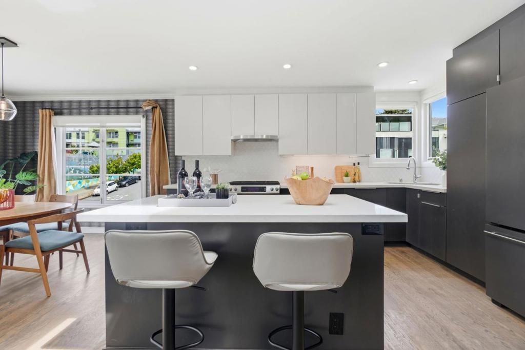 Image 10 of property listing at 1345 20th Street, San Francisco, CA 94107