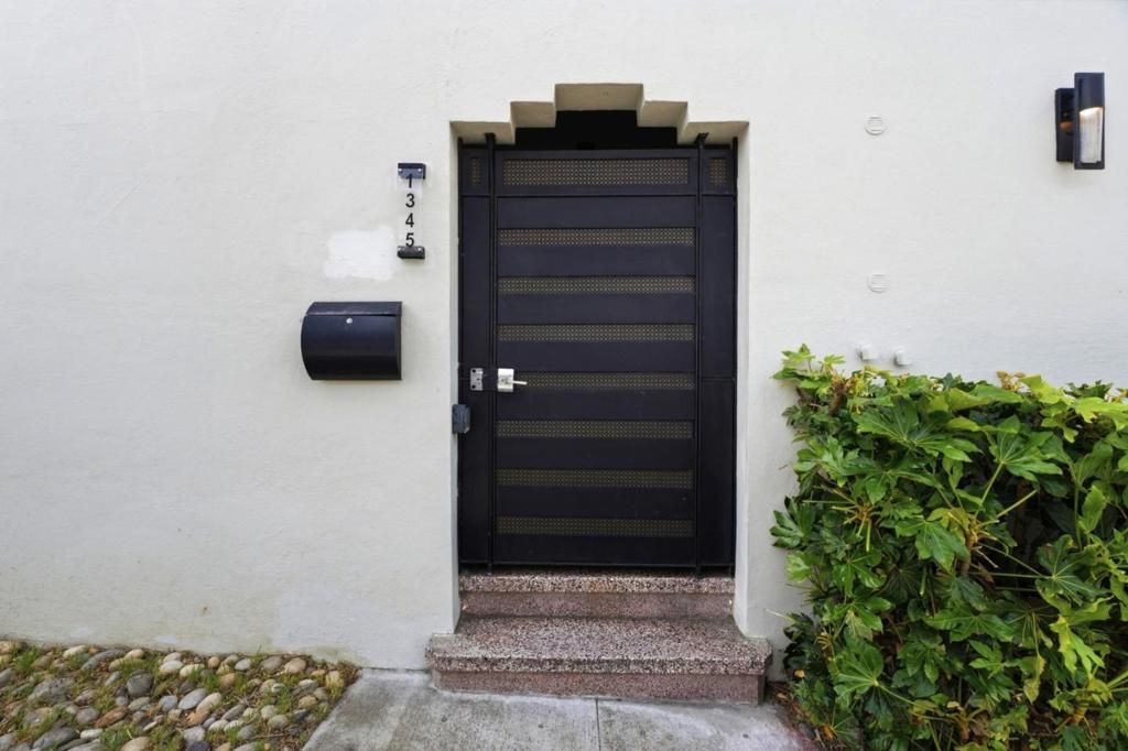 Image 2 of property listing at 1345 20th Street, San Francisco, CA 94107