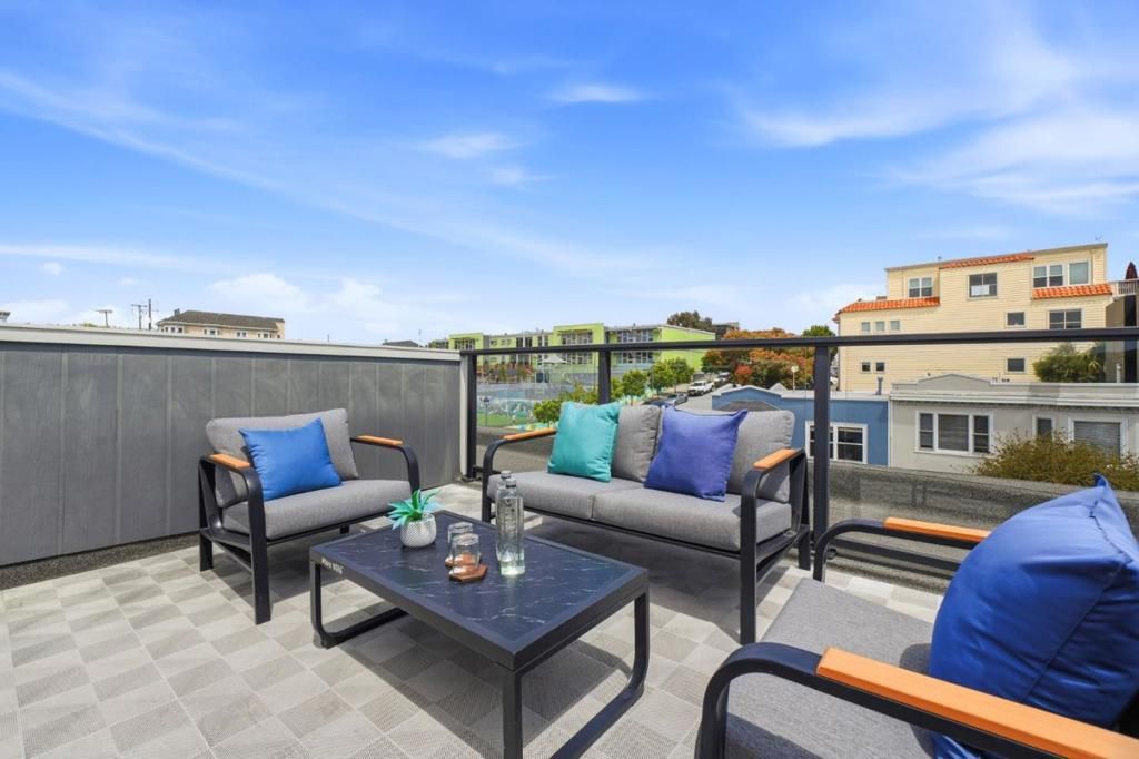 Image 31 of property listing at 1345 20th Street, San Francisco, CA 94107