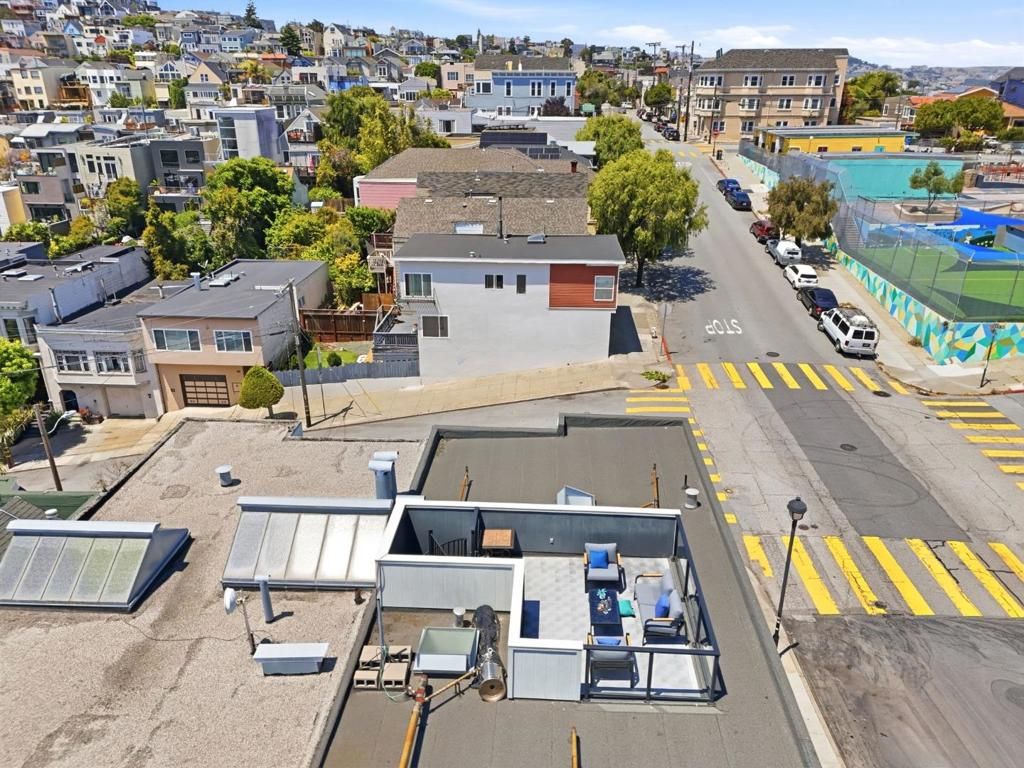 Image 38 of property listing at 1345 20th Street, San Francisco, CA 94107