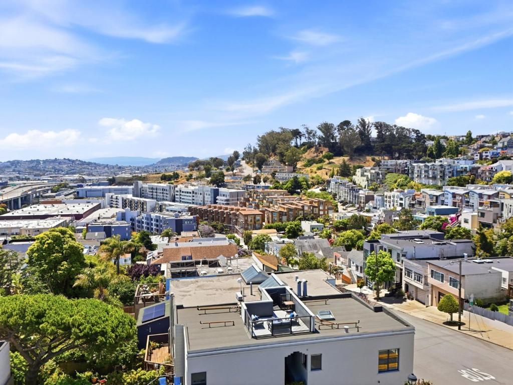 Image 40 of property listing at 1345 20th Street, San Francisco, CA 94107