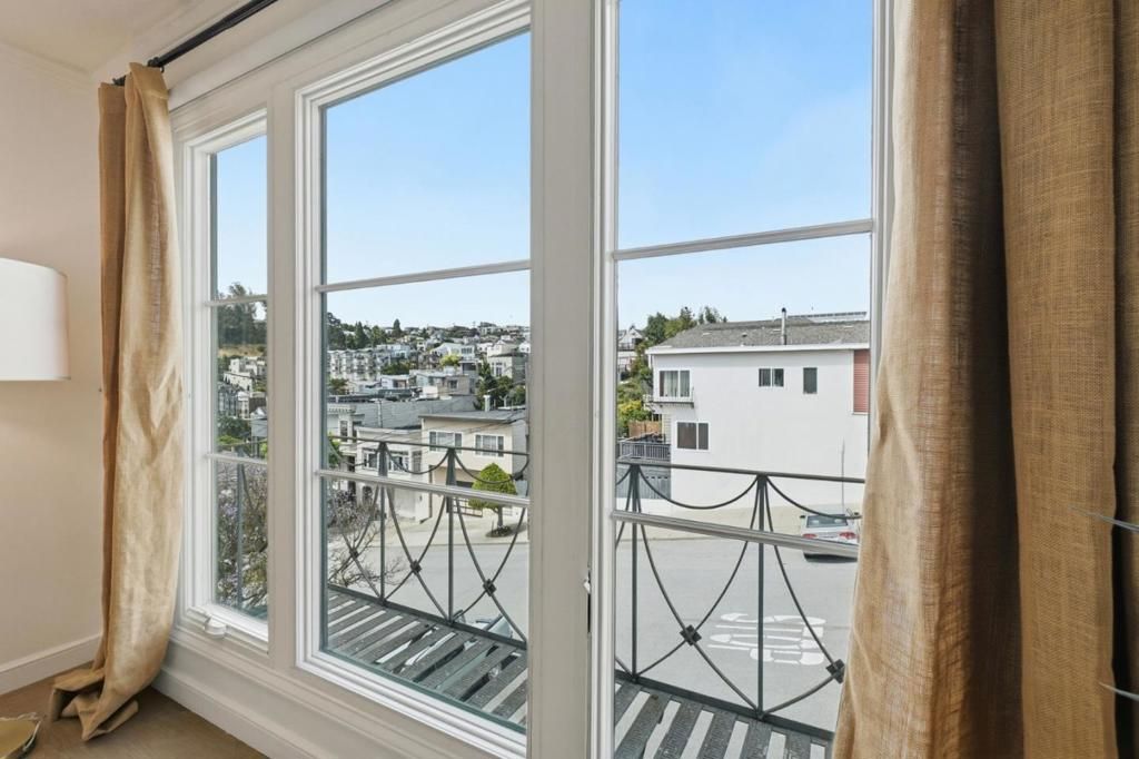 Image 7 of property listing at 1345 20th Street, San Francisco, CA 94107
