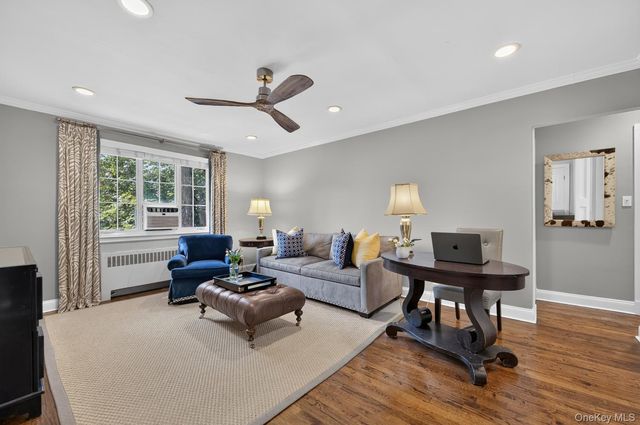 35 Nathan Hale Drive 25B, Huntington, NY 11743