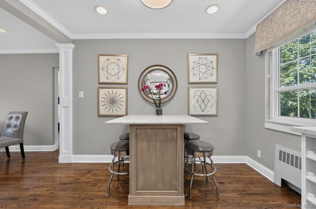 35 Nathan Hale Drive 25B, Huntington, NY 11743