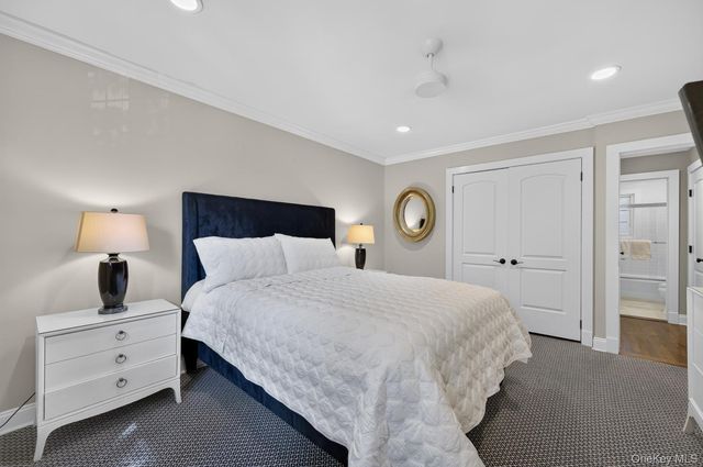 35 Nathan Hale Drive 25B, Huntington, NY 11743