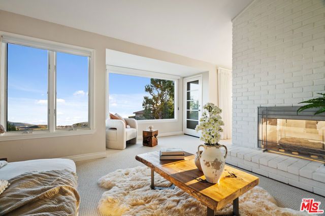 23255 W Paloma Blanca Drive, Malibu, CA 90265