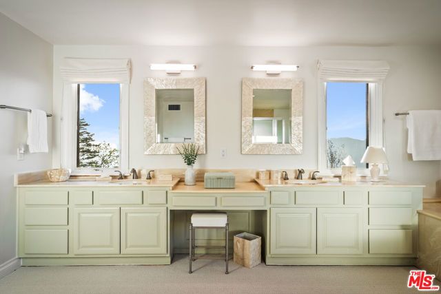 23255 W Paloma Blanca Drive, Malibu, CA 90265