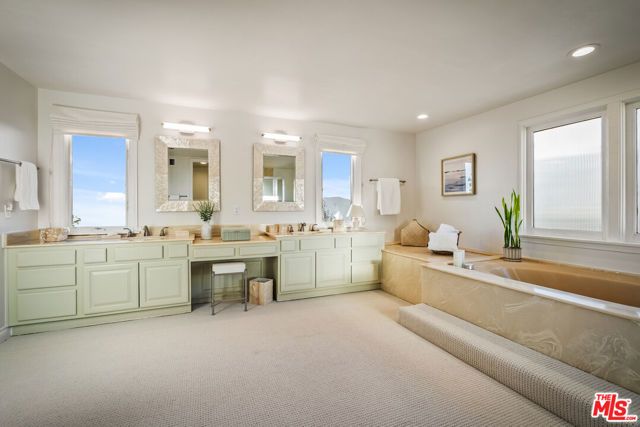 23255 W Paloma Blanca Drive, Malibu, CA 90265