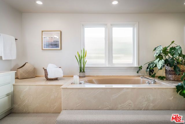 23255 W Paloma Blanca Drive, Malibu, CA 90265