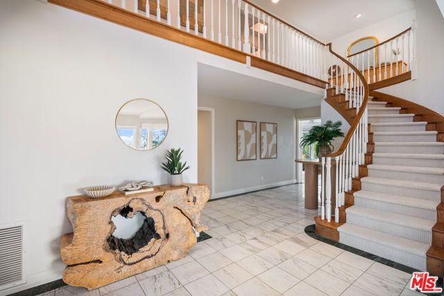 23255 W Paloma Blanca Drive, Malibu, CA 90265