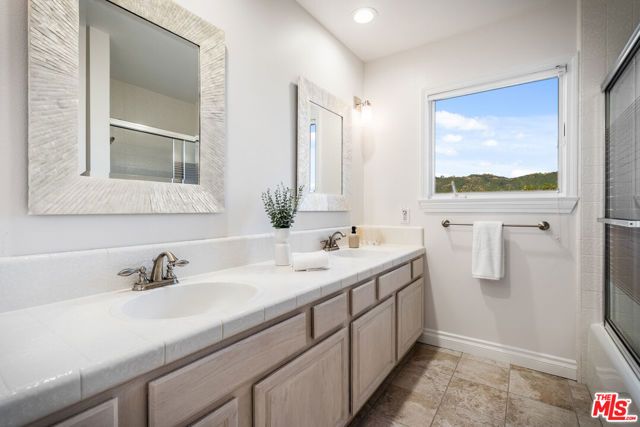 23255 W Paloma Blanca Drive, Malibu, CA 90265