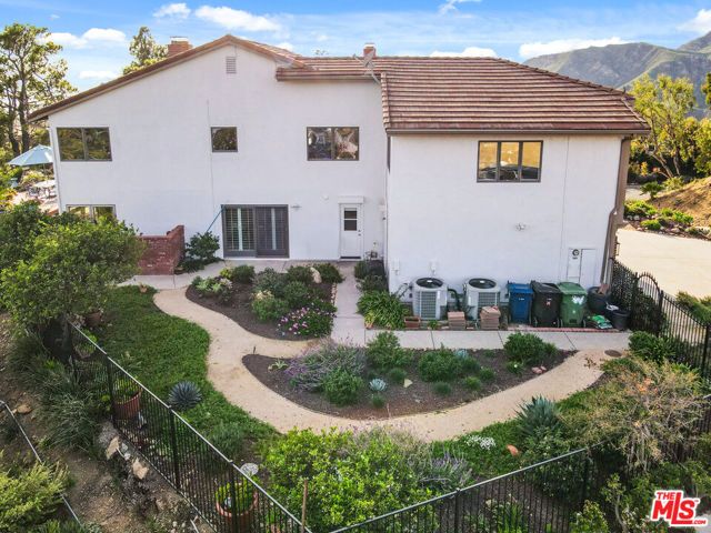 23255 W Paloma Blanca Drive, Malibu, CA 90265