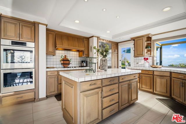 23255 W Paloma Blanca Drive, Malibu, CA 90265