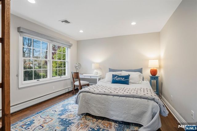 120 Tam O Shanter, Mahwah, NJ 07430