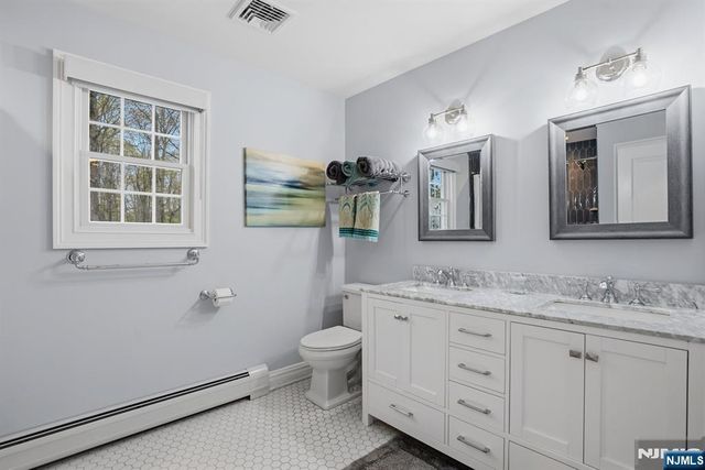 120 Tam O Shanter, Mahwah, NJ 07430