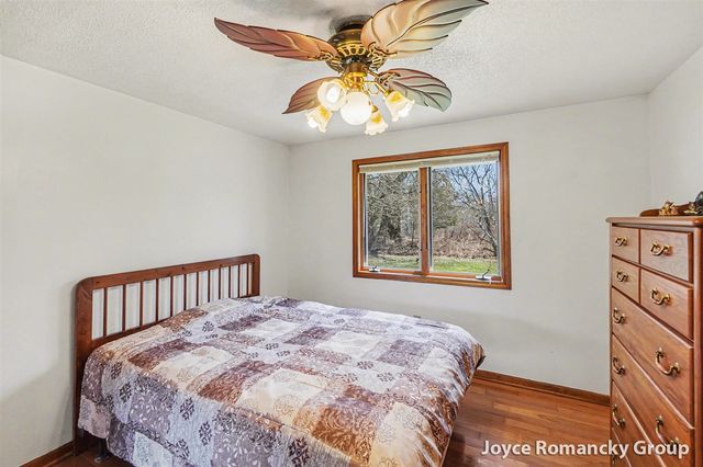 11235 W Broomfield Road, Remus, MI 49340