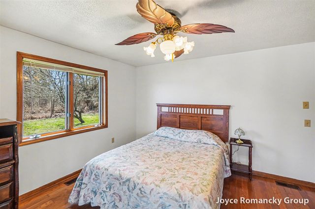 11235 W Broomfield Road, Remus, MI 49340
