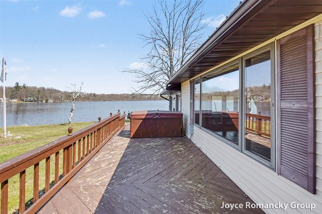 11235 W Broomfield Road, Remus, MI 49340
