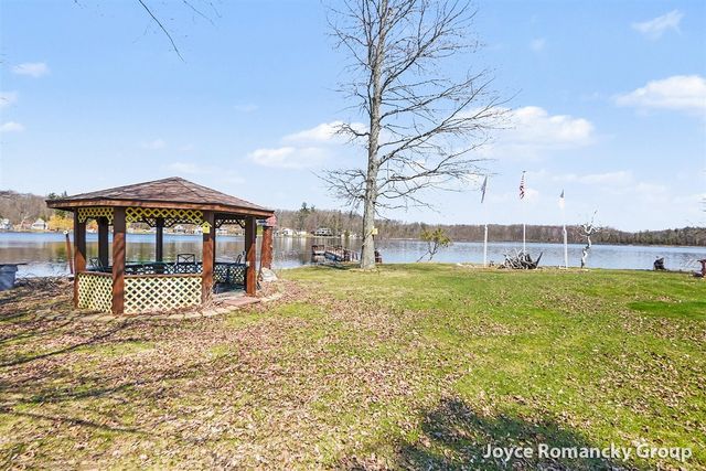 11235 W Broomfield Road, Remus, MI 49340