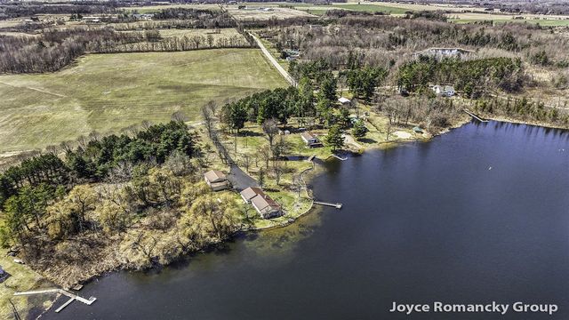 11235 W Broomfield Road, Remus, MI 49340
